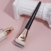 Single flat head foundation makeup brush with box - Image 3