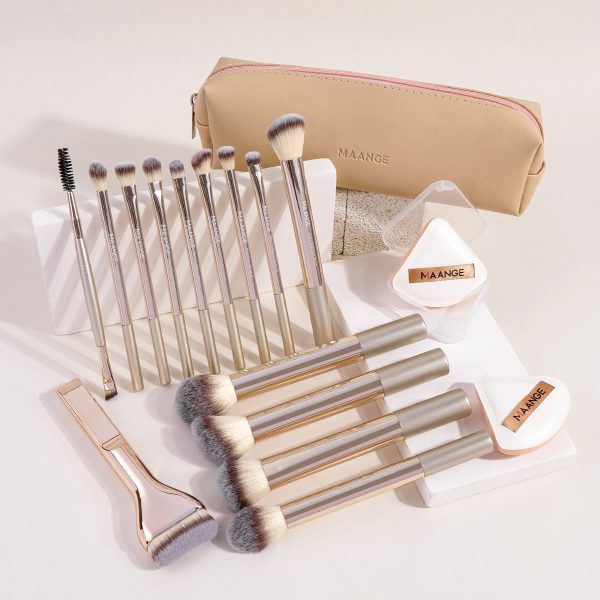 Professional 14PCS Flat Makeup Brush Set with Puff and Sponge for Face Powder Foundation & Concealer Makeup Brush Set