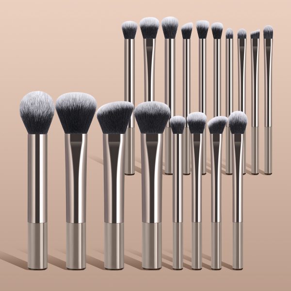 MAANGE Professional Makeup Brush Set 18pcs Luxury Champagne Eyeliner Eyebrow Foundation Concealer Face Brushes Makeup Brush Set