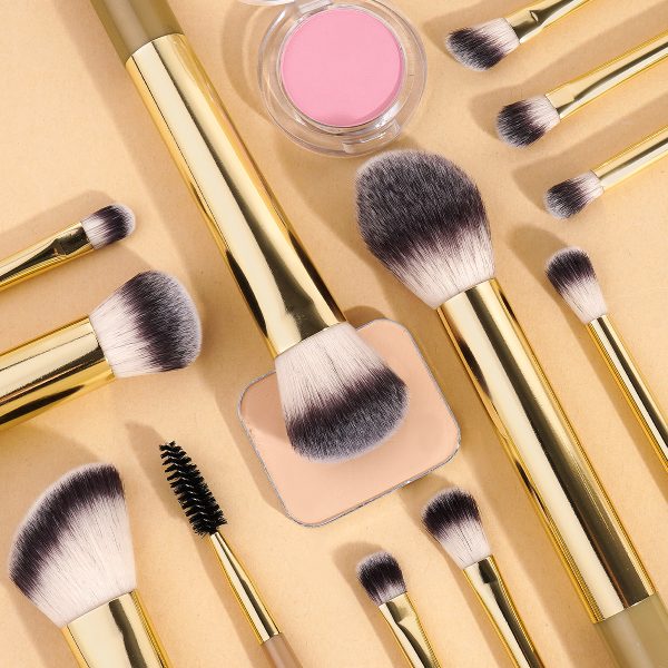 MAANGE Wholesale New Arrival Professional 13Pcs  Makeup Brushes 12 Powder Puff Customized OEM&ODM Facial Makeup Brush