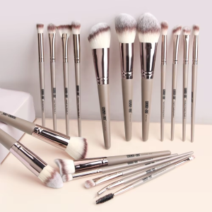 MAANGE 18pcs Delicate Cosmetic Brushes pink champagne Black Plastic Handle Powder Foundation Eye Shadow Makeup Brush Set