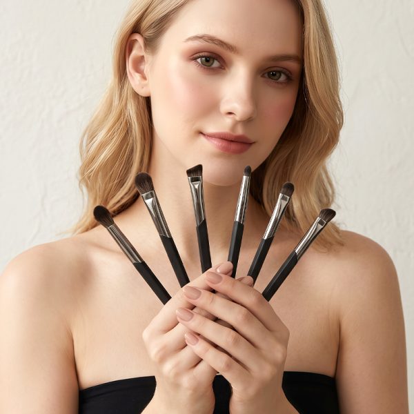 MAANGE 9pcs Eye Brushes Set Eyeshadow Concealer Under-eye Concealer Eyeliner Eyebrow Pencil Brush Professionnel Makeup Brush Set