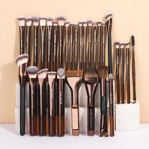 MAANGE  Wholesale Cosmetics Face Beauty Tools  Foundation Blush Contouring Eyeshadow Brush Professional Makeup Brushes