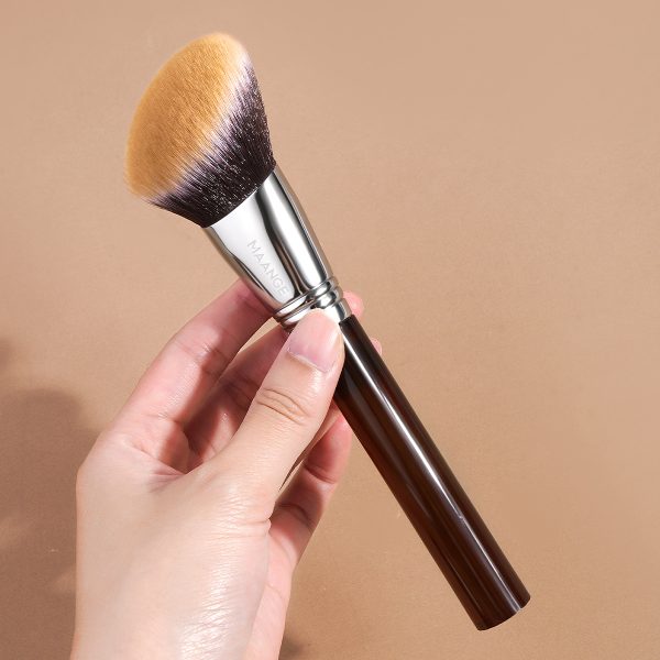 MAANGE  Wholesale Custom Single Makeup Brush Loose Powder Liquid Flat Foundation Brush Professional Makeup Brush