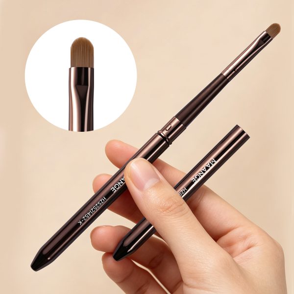 MAANGE Wholesale Custom OEM&ODM 2-in-1 Makeup Brush Concealer Brush Lip Brush Travel Portable Professional Makeup Brush