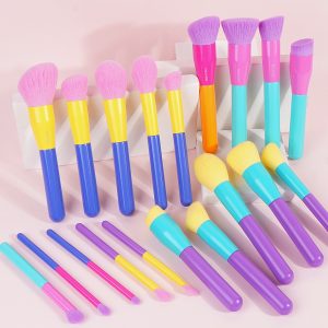 MAANGE  Wholesale 19pcs  Wooden Handle Makeup Brush Eyeshadow Blush Foundation Loose Powder Professional Makeup Brush Set - 图片 21