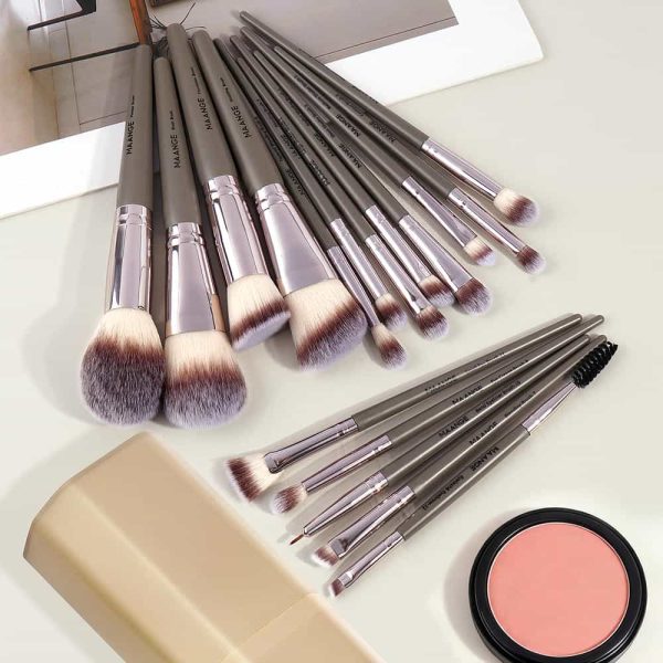 MAANGE Wholesale Custom Logo 17pcs Cosmetic Brush Set Foundation Loose Powder Contour Concealer Eyeshadow Face Makeup Brush Set